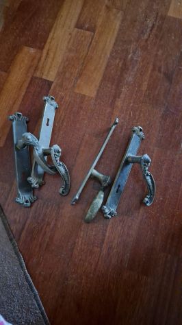 Set di 4 maniglie porta in ottone patinato vintage, in stile antico barocco - Foto 2
