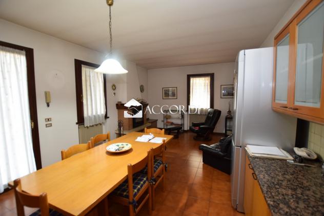CASA INDIPENDENTE di 4 vani e di 252 mq (MONTEBELLUNA) rif. AS530 - Foto 4