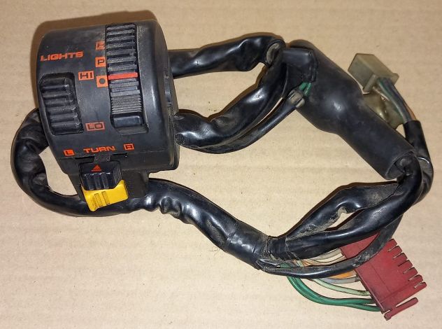BLOCCHETTO COMANDI SX USATO ORIGINALE per HONDA XL 200 TD01 1985
