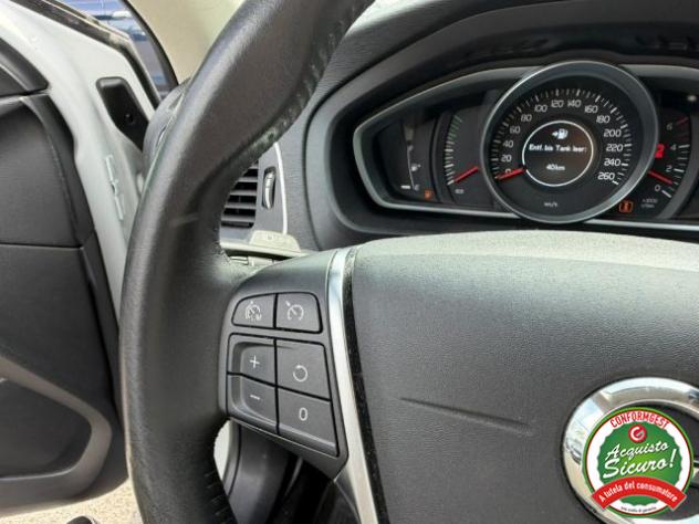 VOLVO V40 D2 Momentum Navi Led rif. 23779374 - Foto 9
