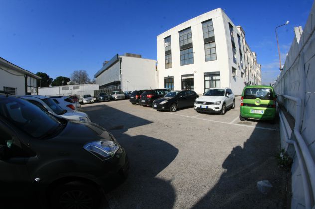 Ufficio arredato pronto incluso posti auto - Foto 9