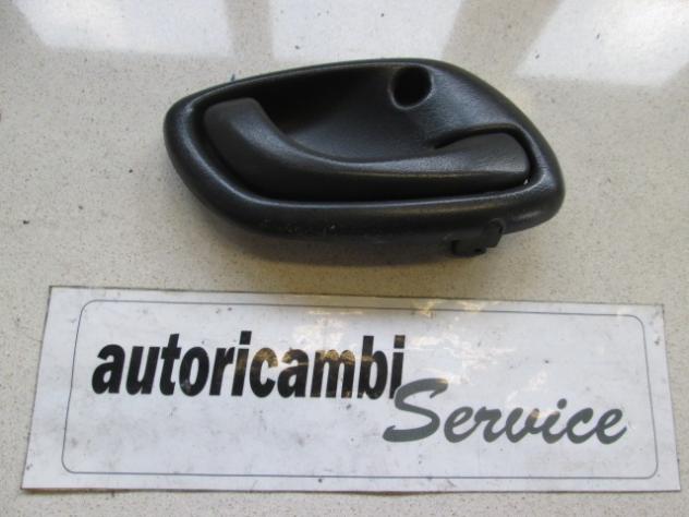 8310161G01T01 MANIGLIA INTERNA PORTA DESTRA SUZUKI BALENO 1.6 B 72KW 5M 3P (1996) RICAMBIO USATO