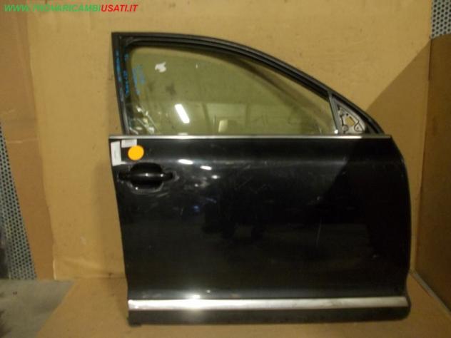PORTA ANT.D. NERO MET CON ALZACR. VOLKSWAGEN TOUAREG (7L)  Carrozzeria  Lamierati esterni  Porte  Porta ant. dx. VOLKSWAGEN - TOUAREG - 01-12-2002 - 0