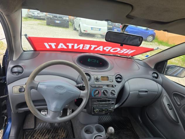 Toyota Yaris 1.0i 16V cat 5 porte - Foto 7