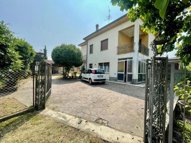 VILLA SINGOLA BIFAMIGLIARE COMPOSTA DA 2 QUADRILOCALI - GIARDINO - Foto 10
