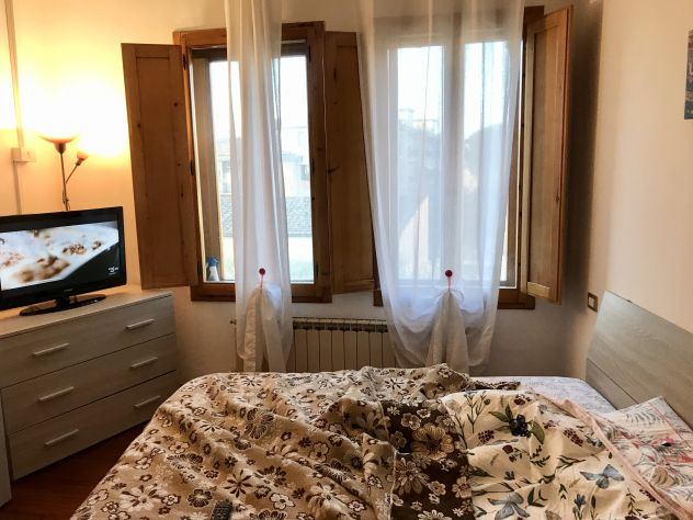 Camera ampia e luminosa per ragazza - Firenze Sud - Foto 2