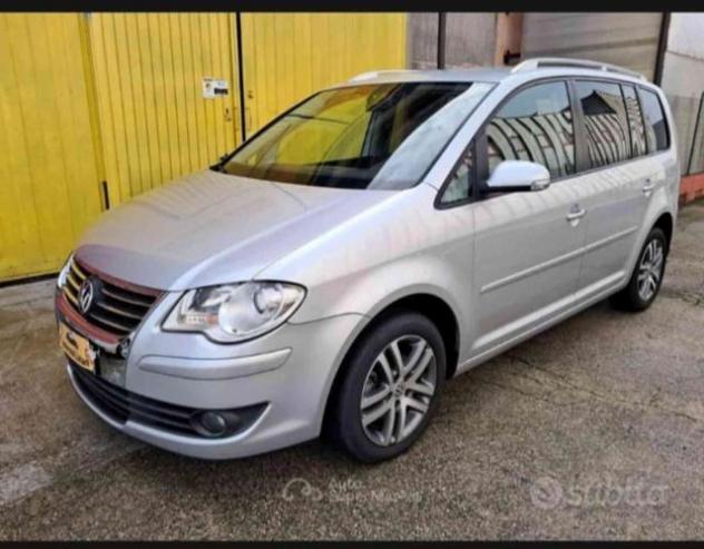 VOLKSWAGEN Touran 2.0 16V TDI Highline 7 porte rif. 23961264