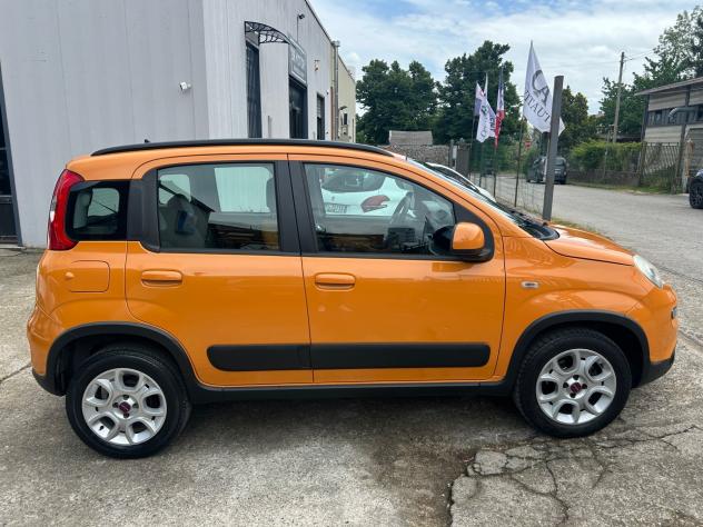 Fiat Panda 0.9 TwinAir Turbo Natural Power Trekking - Foto 4
