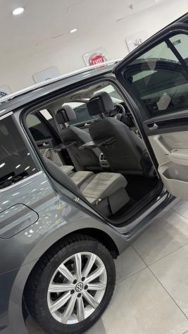 Volkswagen Touran 2.0 TDI 150 CV SCR DSG Executive BlueMotion Tech. - Foto 6