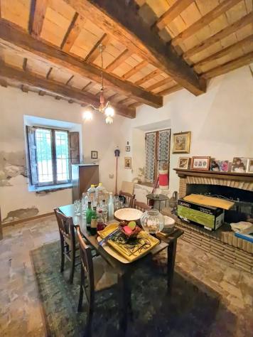 DOVADOLA - CASA INDIPENDENTE CON TERRENO AGRICOLO - Foto 8