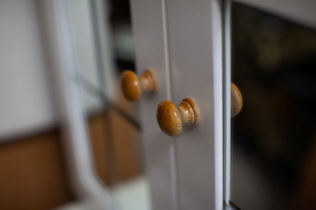 Mobiletto Multiuso Bianco con Ante a Vetro – 24412 - Foto 2