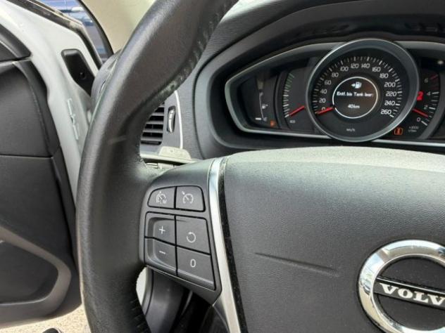 VOLVO V40 D2 Momentum Navi Led rif. 23779373 - Foto 9