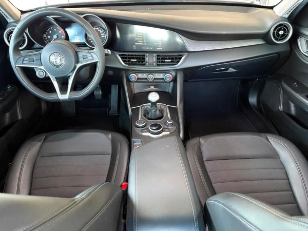 ALFA Giulia 2.2Turbodiesel 180CV 6M Super -08-2018 - Foto 4