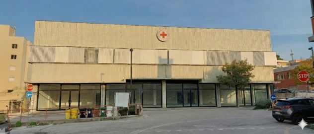 Manca tutto alle Palombare... tranne i clienti! Mettici il tuo negozio. - Foto 8