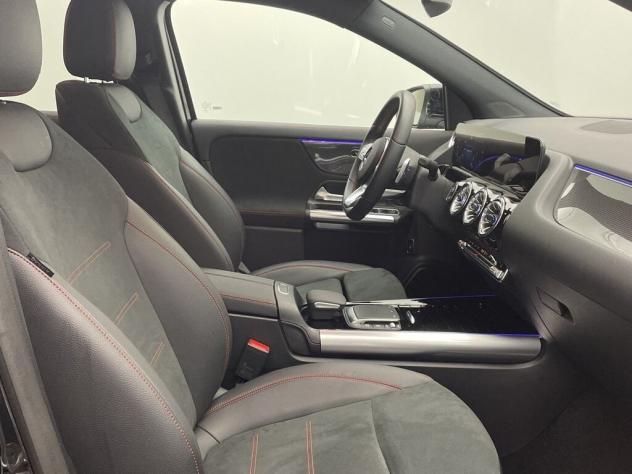Mercedes-Benz GLA 200 d AMG Distronic telecamera posteriore LED AHK - Foto 10