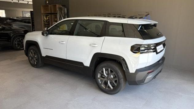 Jeep Compass E-Hybrid 1.2 Turbo MHEV 106kW Altitude DCT - Foto 6