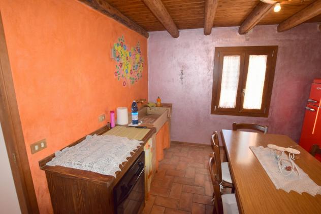 RUSTICO di 8 vani e di 240 mq (CROCETTA DEL MONTELLO) rif. ZI82B_1 - Foto 15
