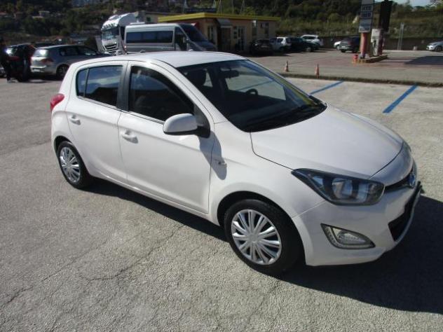 Hyundai i20 GPL 5p 1.2 bluedrive GARANTITA FULL OPTIONAL - Foto 2