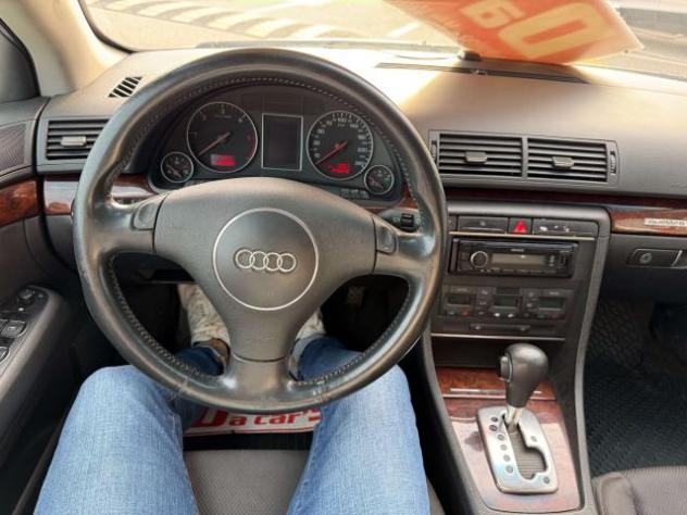 Audi A4 Berlina 2.5 V6 tdi quattro 180cv tiptronic - Foto 6