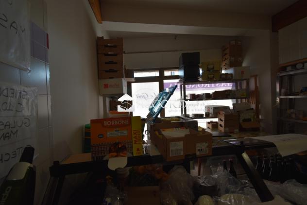 ATTIVITA'/LIC.COMMERCIALE di 3 vani e di 150 mq (CONEGLIANO) rif. DT6 - Foto 6