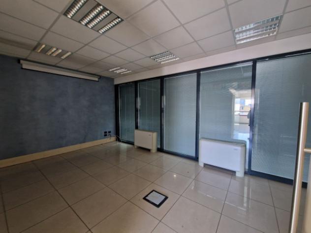 Immobile di 345 m² con più di 5 locali in affitto a Pero - Foto 17