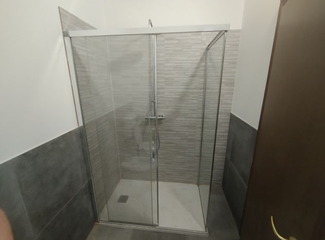 disponibili stanze singole in zona crocifisso/guizza - Foto 3