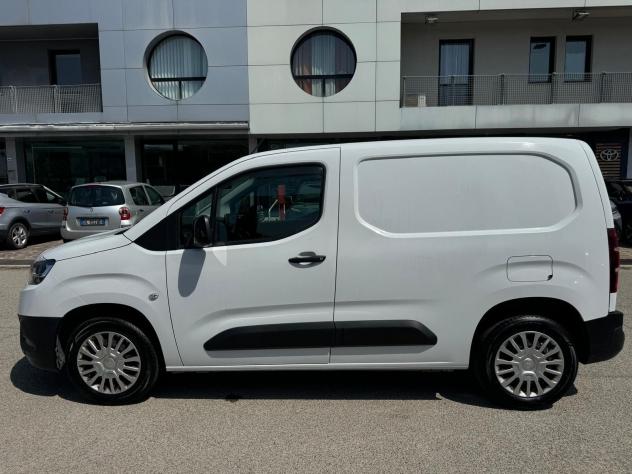Toyota Proace City Verso 1.5D 100CV M/T L1 Executive - Foto 9