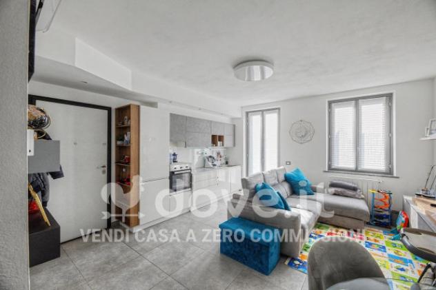 Appartamento di 60 m² con 2 locali e box auto in vendita a Gavirate - Foto 2