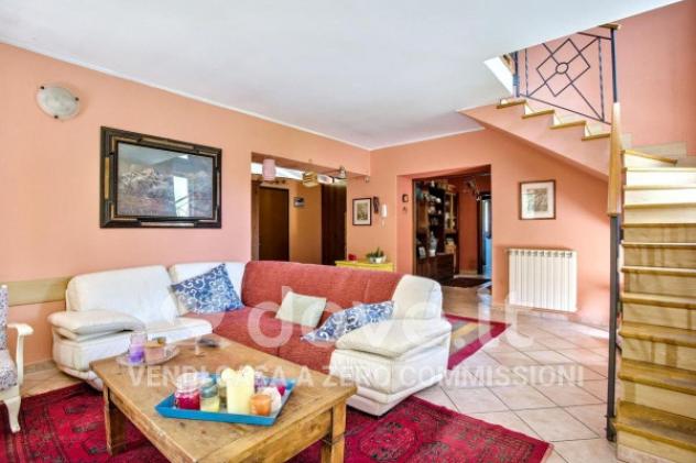 Villa di 210 m² con 4 locali in vendita a Porto Valtravaglia - Foto 4