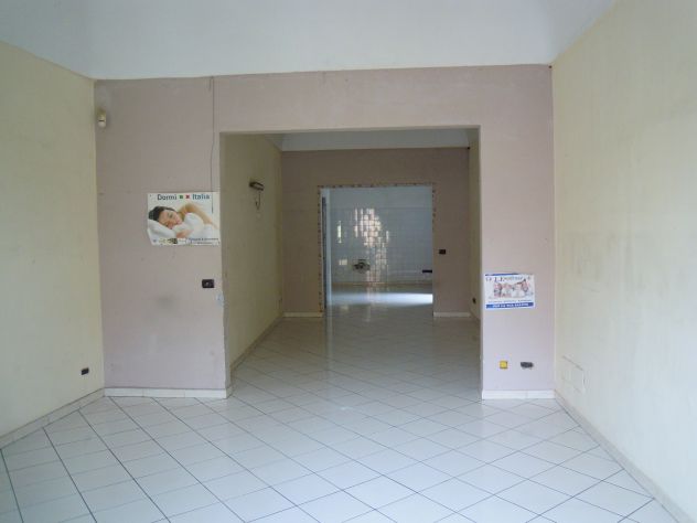CODICE 5891 BOTTEGA INDIPENDENTE SU VIA V. EMANUELE III A BELPASSO - Foto 3