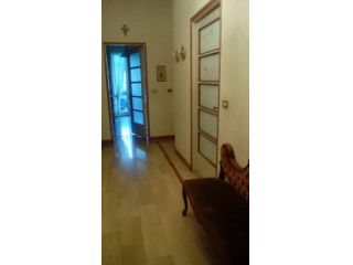 Affittasi camera a studentesse e/o giovani lavoratrici non fumatrici