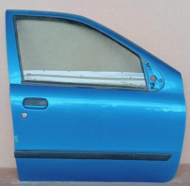 PORTA ANT.D. AZZURRO MET. C/ALZ. E SERR. (Pic.Sfogliatura)  Carrozzeria  Lamierati esterni  Porte  Porta ant. dx. FIAT - PUNTO I 75 / 90 / D / TD - 01