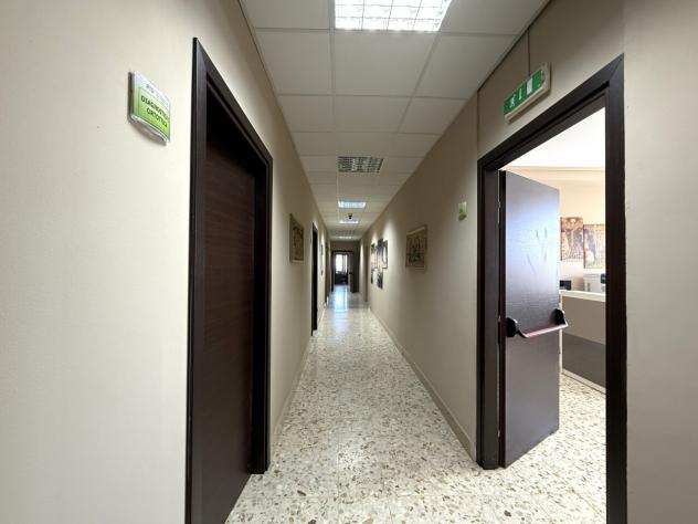 Oltre 3 vetrine in vendita a Catanzaro - Foto 11