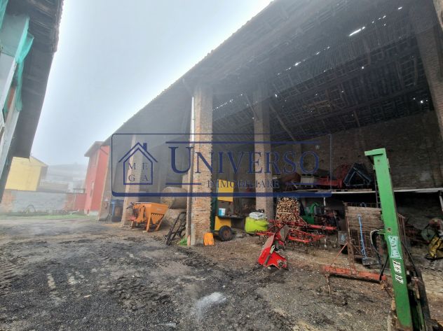 RUSTICI CON TERRENO IDEALI ANCHE PER CAMBIO D'USO VOGHERA - Foto 7