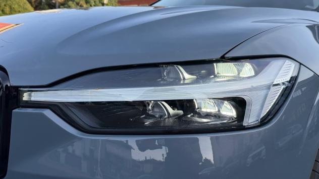 VOLVO XC60 B4 AWD 2.0 ESSENTIAL 197 CV - FULL LED, VIRTUAL COCKPIT, CARPLAY - Foto 4