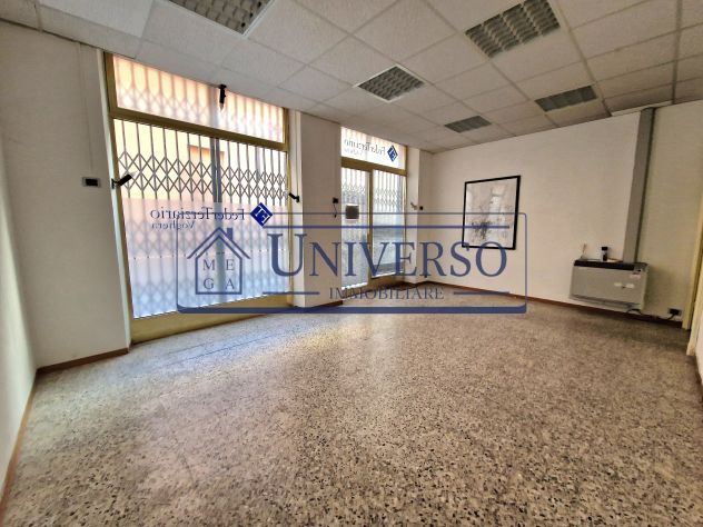 NEGOZIO CON DUE VETRINE V.ZE PIAZZA DUOMO - Foto 3