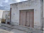 FinImmobil VENDE in Guagnano (LE) alla Via A. De Gasperi 32/34 casa+giardino