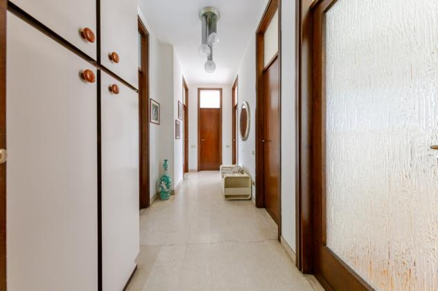 Milano ottimo appartamento via Niccolini numero due metri quadri 220 elegante condominio piano alto soggiorno terrazzo quattro camere tripli servizi d - Foto 18