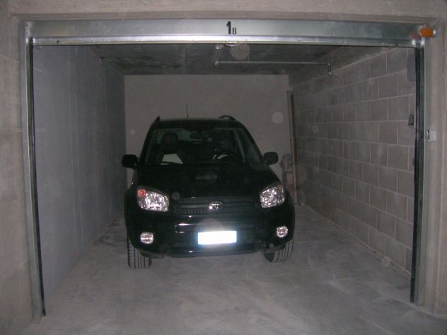 BIVANI ARREDATO + BOX AUTO IN VIA G.CAPRUZZI - Policlinico - Foto 9