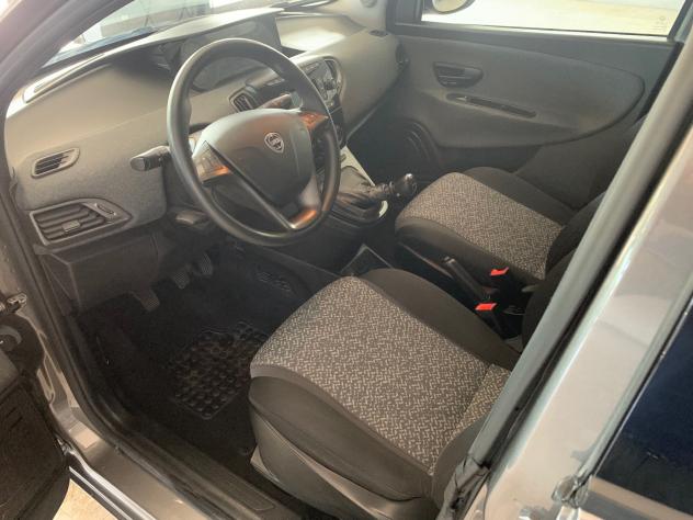 Lancia Ypsilon 1.0 FireFly 5 porte S&S Hybrid Silver Plus - Foto 5