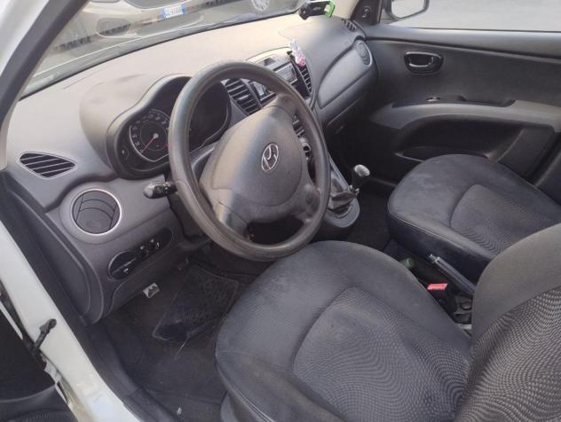 HYUNDAI i10 1.1 12V Active - Foto 5