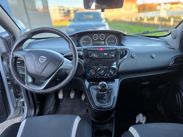 Lancia Ypsilon 0.9 TwinAir 85 CV 5 porte Metano Ecochic Silver - Foto 6