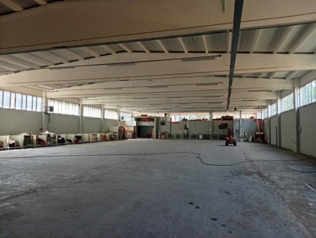 Immobile di 1700 m² in affitto a Soliera