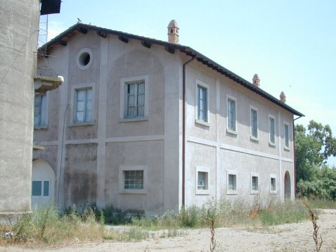 Casale Commerciale in Vendita in VIA PORTUENSE a Roma