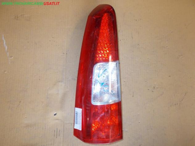 FANALE POST.S.(parte sup., dal 07/2004) RESTYLING LUCIDO VOLVO V70  Parti elettriche  Fanaleria  Fanali  Fanale post. sx. VOLVO - V70 - 01-03-2000 - 0