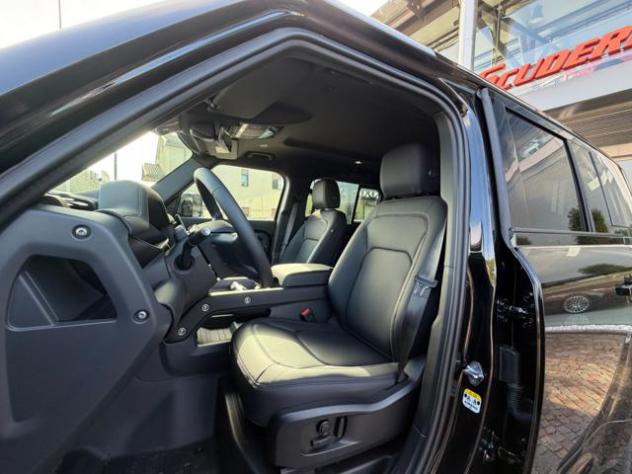 LAND ROVER Defender 110 3.0D I6 200 CV AWD Auto X-Dynamic SE rif. 23944186 - Foto 6