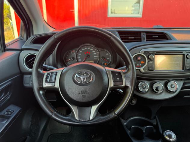 Toyota Yaris 1.4 D-4D 5 porte Lounge - Foto 9