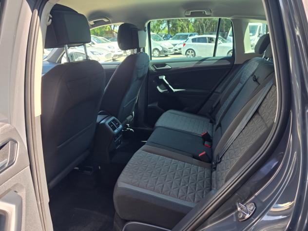 Volkswagen Tiguan 2.0 TDI 150 CV SCR DSG Elegance - Foto 10