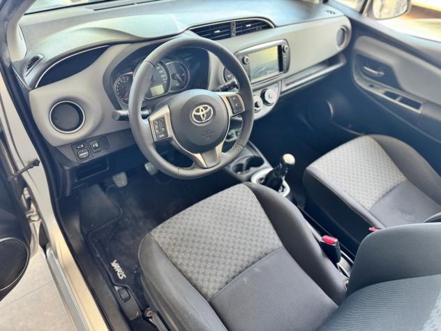 Toyota Yaris 1.0 5 porte Lounge - Foto 8
