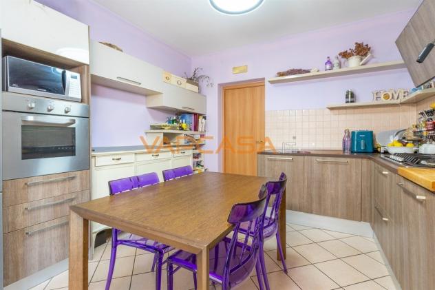 VILLA SINGOLA CON GIARDINO PRIVATO E POSSIBILITÀ PISCINA – CIVIDATE AL PIANO - Foto 15